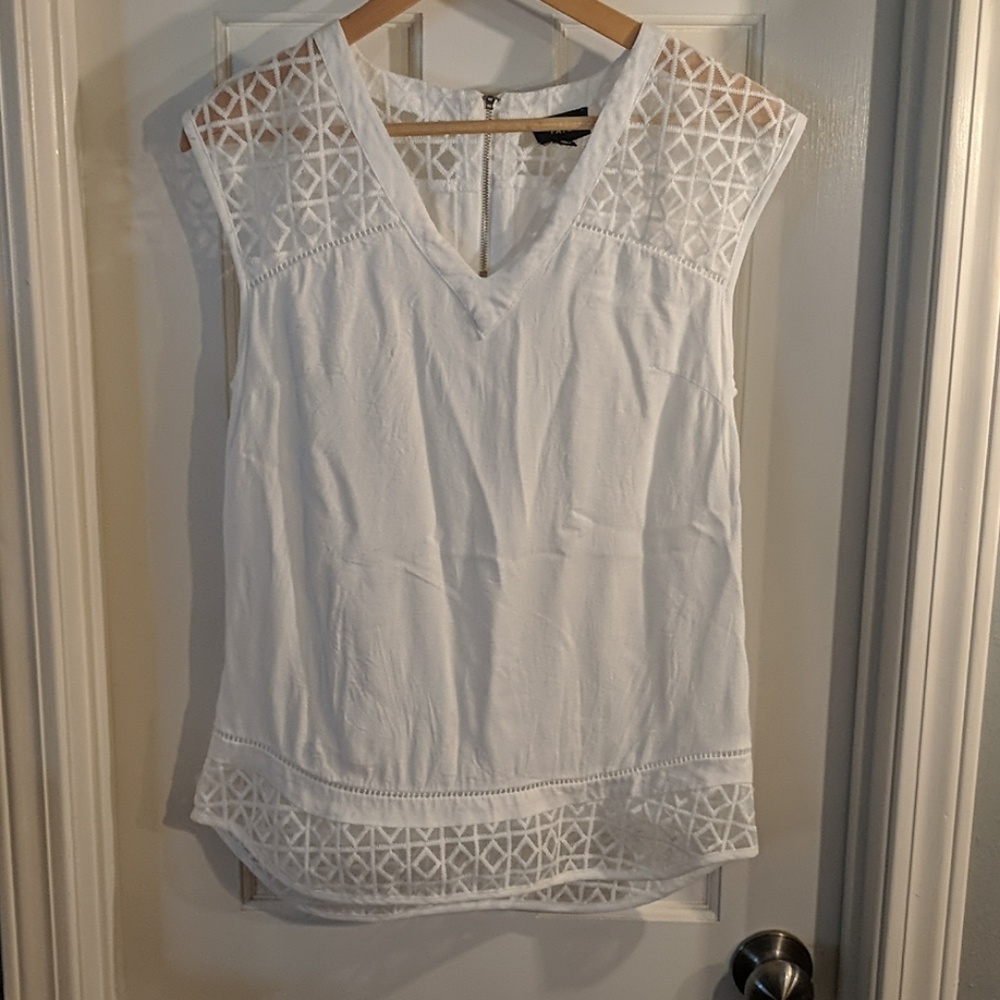 Sleeveless blouse